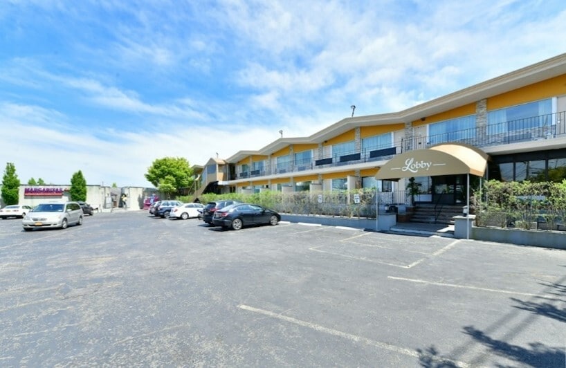 445 S Main St, Freeport, NY for lease - Building Photo - Image 3 of 11