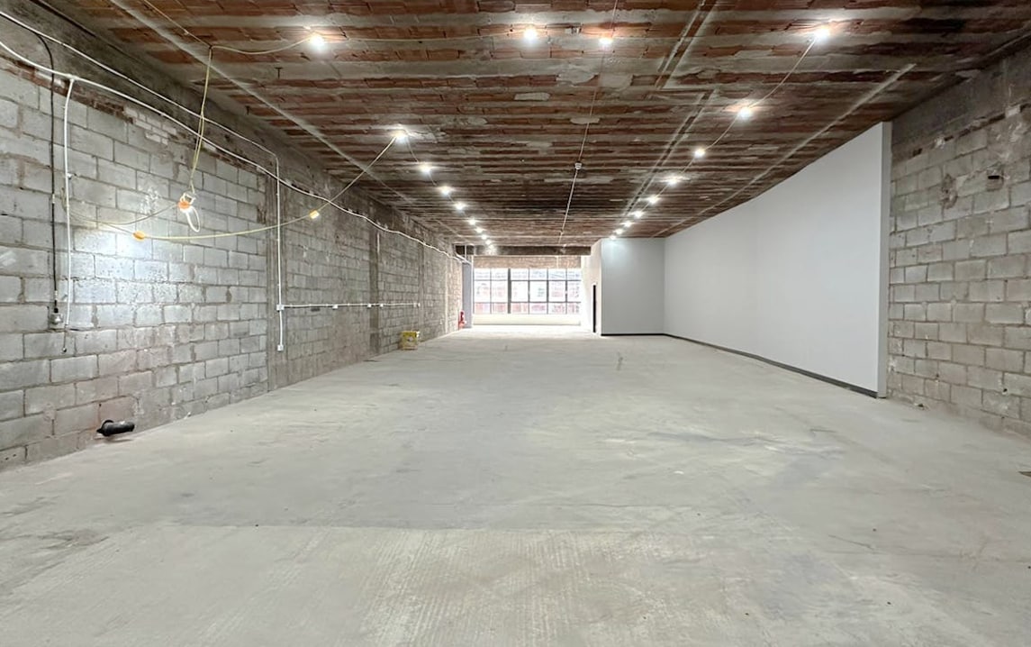 23 Central Way, Altrincham for lease Interior Photo- Image 1 of 2