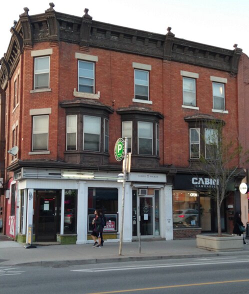363-367 Clinton St, Toronto, ON à vendre - Photo du bâtiment - Image 1 de 5