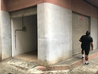 Plus de détails pour Multi-résidentiel à vendre