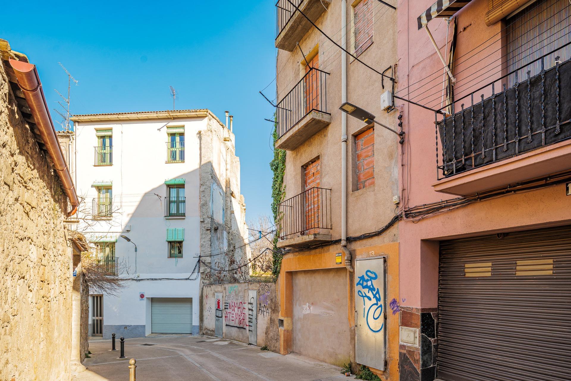 Immeuble residentiel dans Manresa, Barcelona à vendre Photo du bâtiment- Image 1 de 19