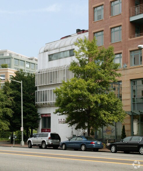 2421-2423 Pennsylvania Ave NW, Washington, DC à vendre - Photo du bâtiment - Image 2 de 2