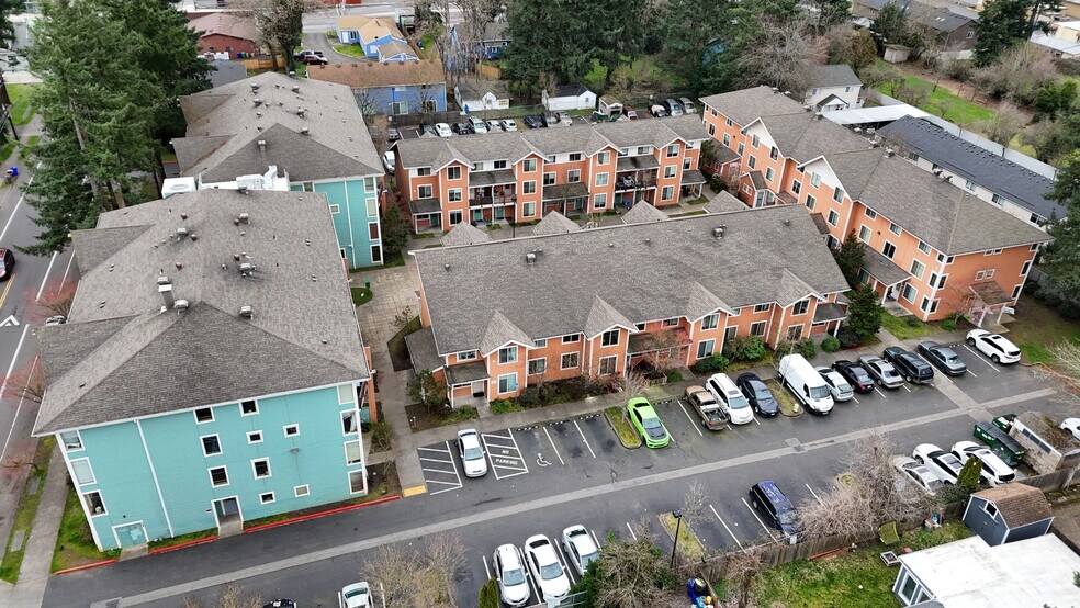 2333 SE 130th Ave, Portland, OR à vendre - Photo du bâtiment - Image 2 de 10