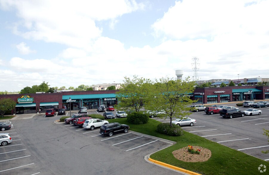 8240-8266 Commonwealth Dr, Eden Prairie, MN for lease - Building Photo - Image 2 of 3