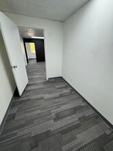 12401 E 43rd St, Independence, MO for lease Interior Photo- Image 1 of 7