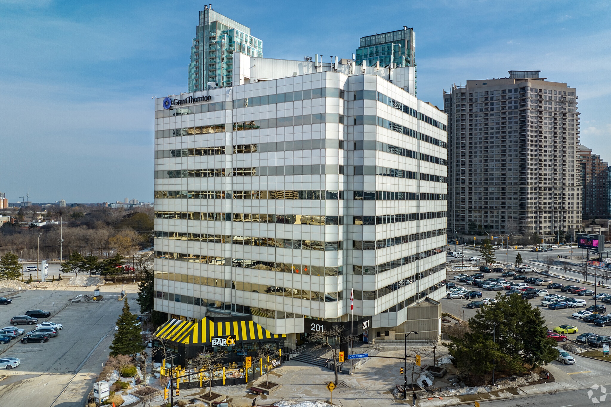 201 City Centre Dr, Mississauga, ON for lease Primary Photo- Image 1 of 6