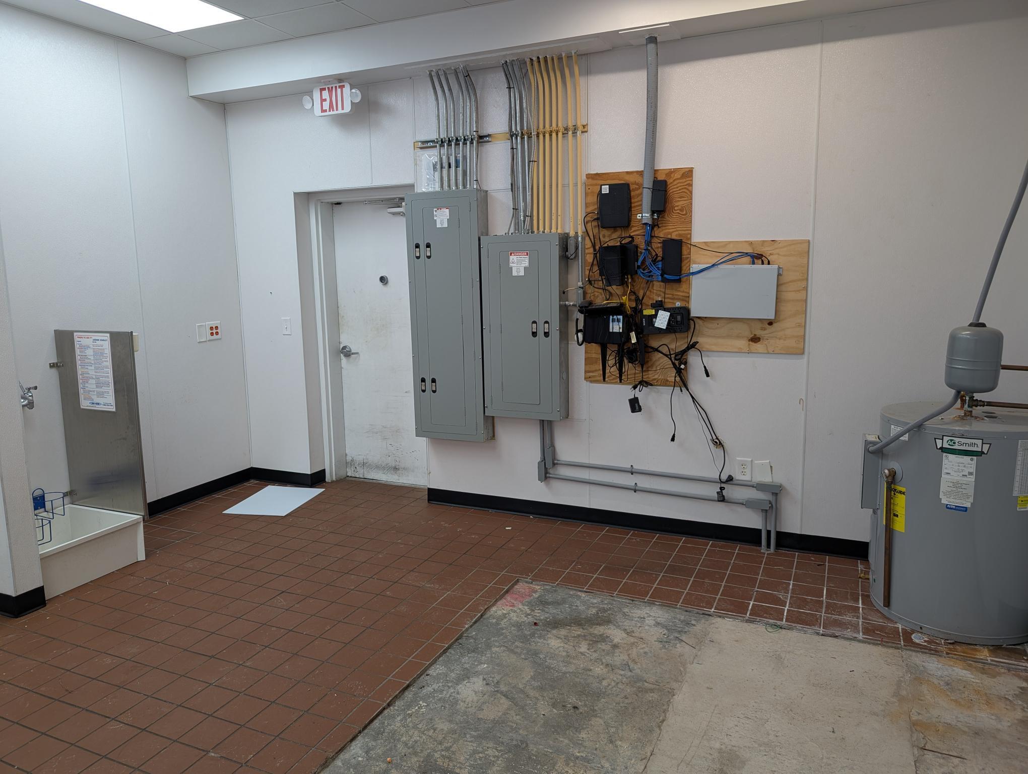 3715 Patriot Way, Wilmington, NC for lease Interior Photo- Image 1 of 5