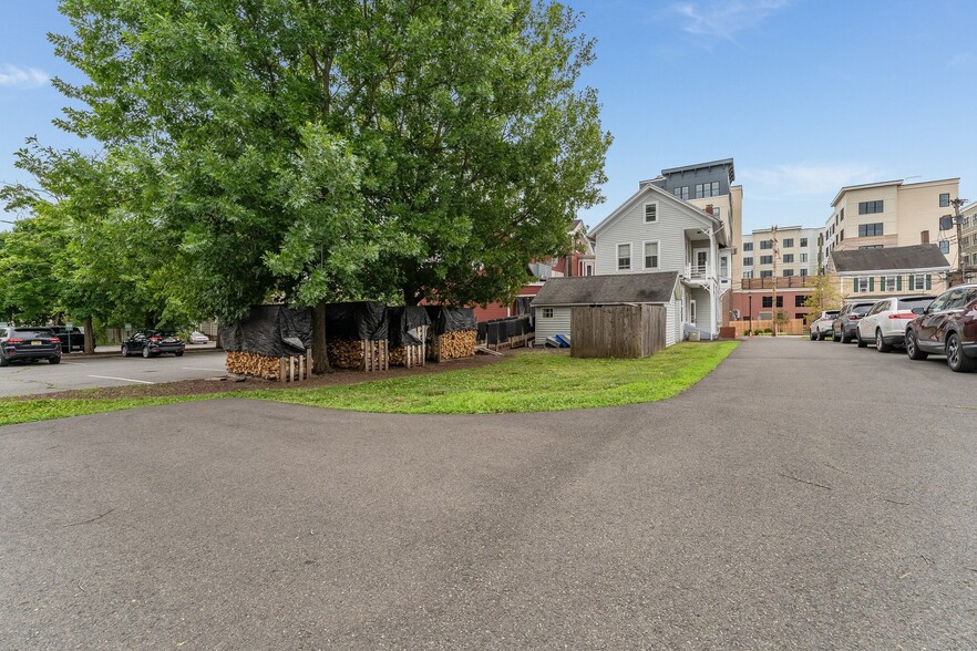 20 Bloomfield Ave, Flemington, NJ for lease - Building Photo - Image 2 of 32