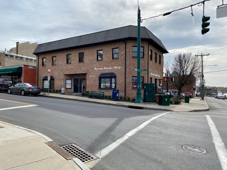 111 Mill St, Greenwich, CT for sale - Building Photo - Image 3 of 15