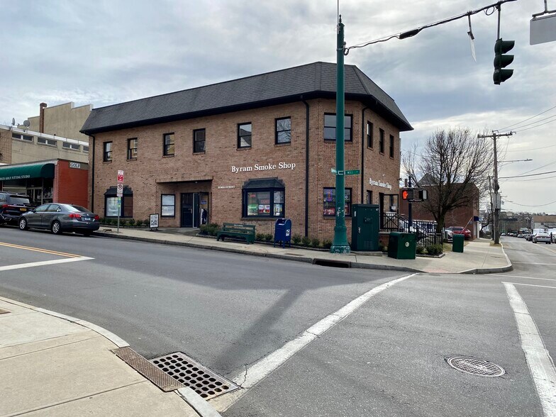 9 S Water St, Greenwich, CT à vendre - Photo du bâtiment - Image 3 de 15