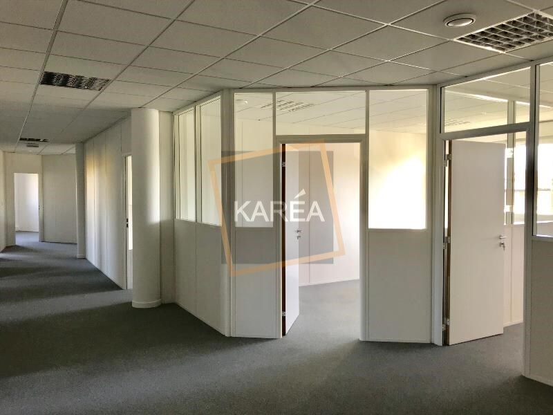Office in Magny-le-Hongre for lease Building Photo- Image 1 of 6