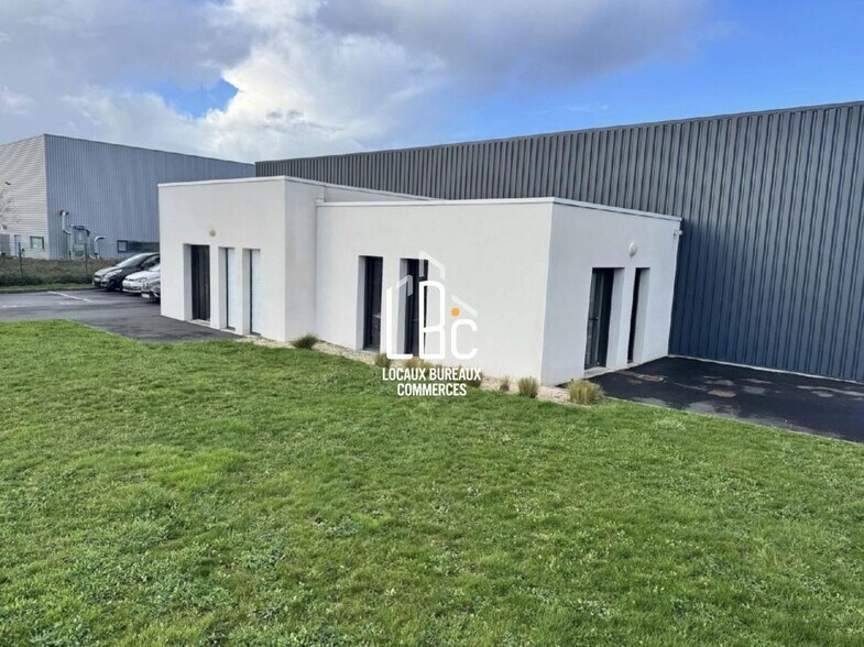 3 Rue Des Fontenelles, Le Bignon for lease - Building Photo - Image 1 of 23