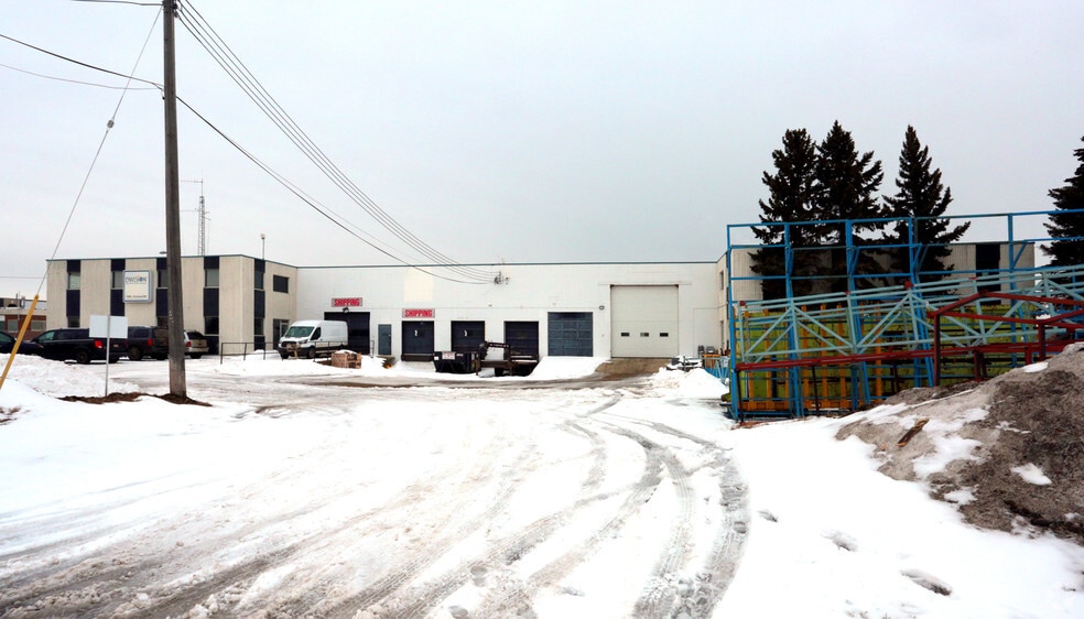 14625 122nd Ave NW, Edmonton, AB à louer - Photo du bâtiment - Image 2 de 8