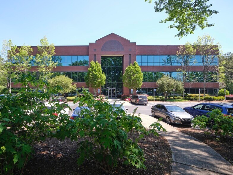 10745 Westside Way, Alpharetta, GA à louer - Photo du bâtiment - Image 2 de 6