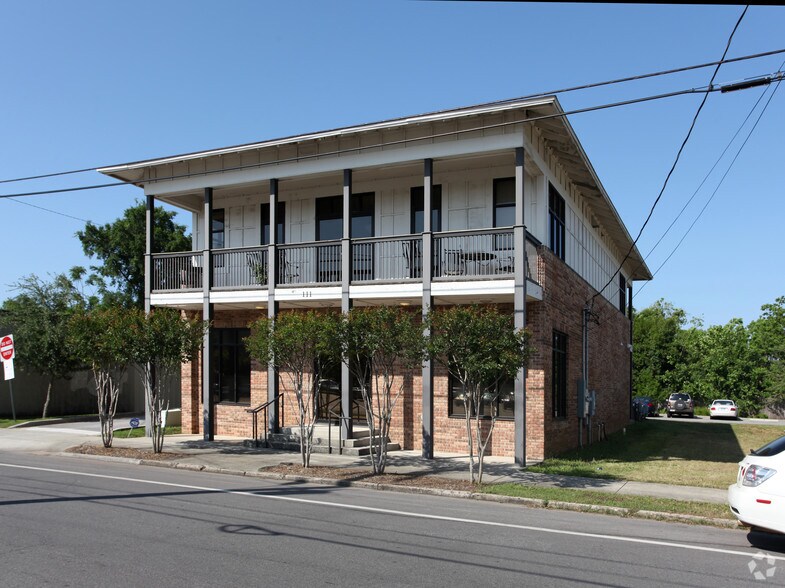 111 S Devillers St, Pensacola, FL à louer - Photo du bâtiment - Image 2 de 2