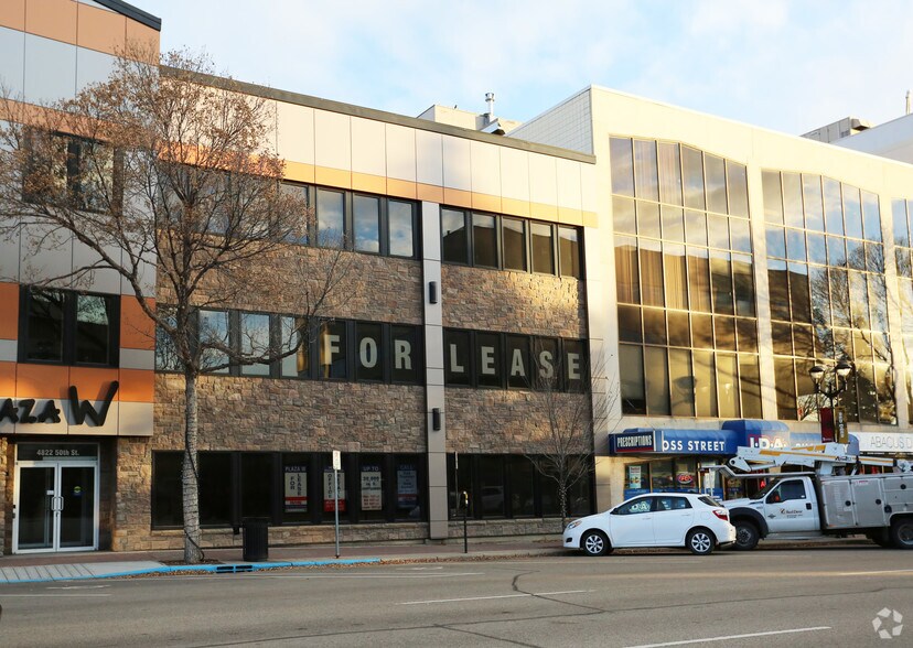 4822 50 St, Red Deer, AB à vendre - Photo principale - Image 1 de 1