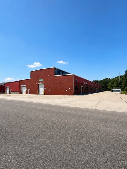 2420 Wills St, Marysville, MI for lease - Building Photo - Image 2 of 5