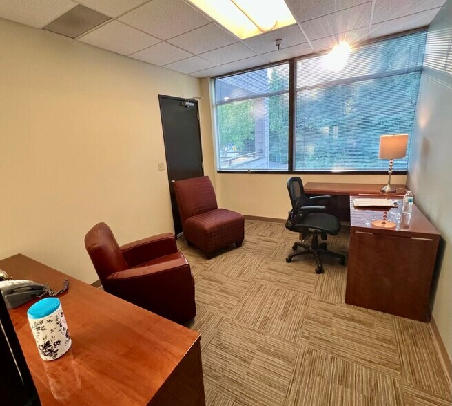 17530 NE Union Hill Rd, Redmond, WA à vendre - Photo intérieure - Image 3 de 9