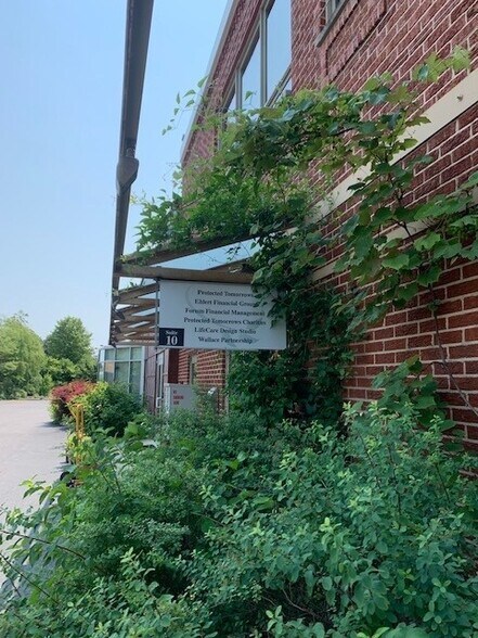 103 Schelter Rd, Lincolnshire, IL à louer - Photo du bâtiment - Image 3 de 15