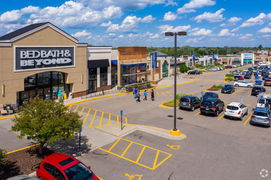 2480 N Fairview Ave N, Roseville, MN for lease - Building Photo - Image 1 of 29