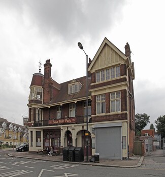 Plus de détails pour 142 St Marks Rd, Enfield - Bureau à louer