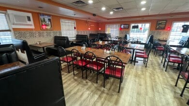 2209 Meadow Dr, Louisville, KY à louer Photo intérieure- Image 2 de 8