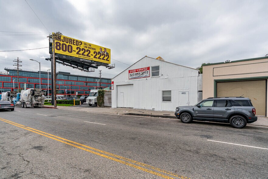 8922 National Blvd, Los Angeles, CA à louer - Photo du bâtiment - Image 2 de 25
