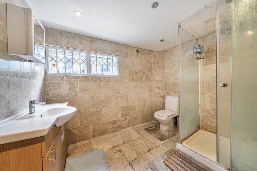 225 Portobello Rd, Londres à vendre - Photo du bâtiment - Image 2 de 23