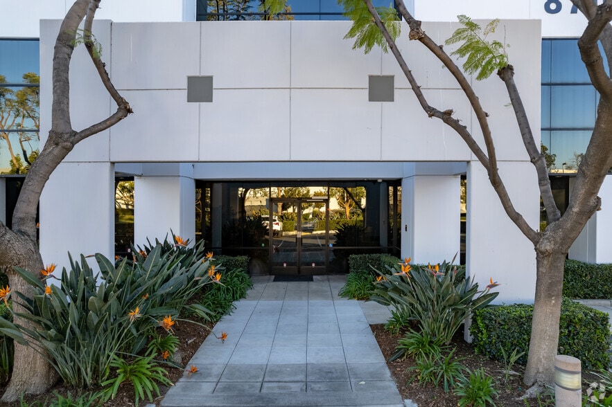 8700-8750 Rex Rd, Pico Rivera, CA for lease - Building Photo - Image 3 of 6