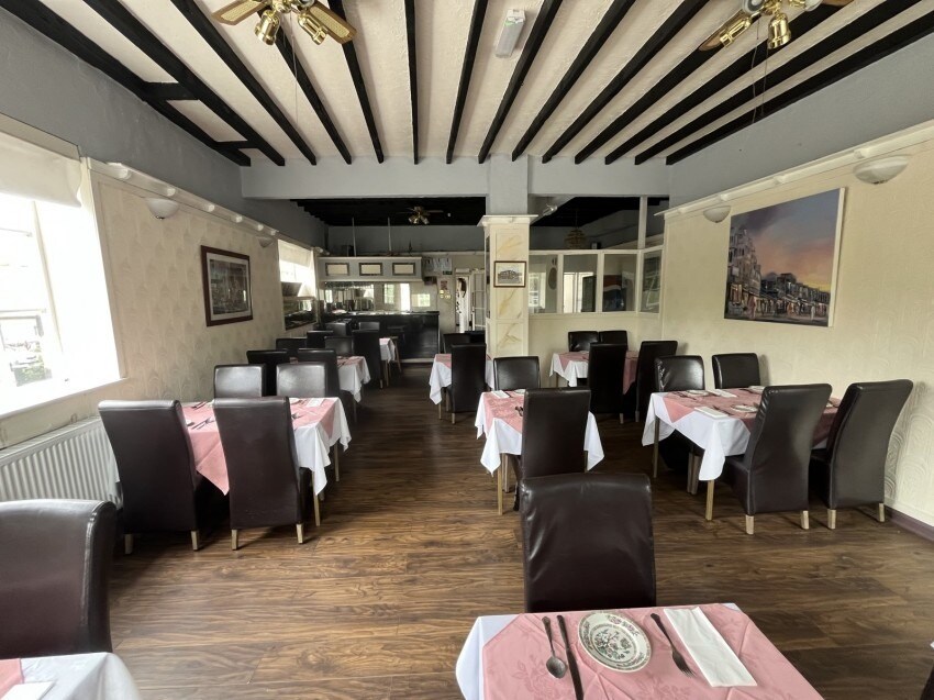 High Street, Harrogate, NYK HG3 5AP - Unit 1st -2nd -  - Interior Photo - Image 2 of 11