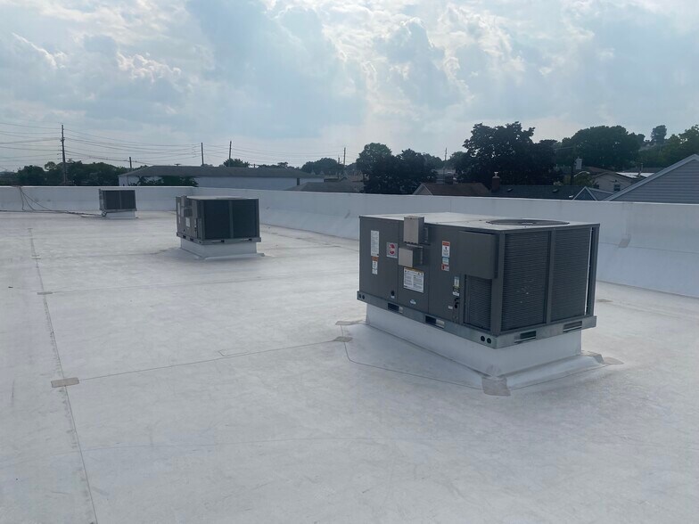 328 State Rt 17, Carlstadt, NJ à louer - Photo du bâtiment - Image 3 de 7