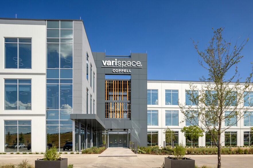 450 N Freeport Pky, Coppell, TX à louer - Photo du bâtiment - Image 2 de 12