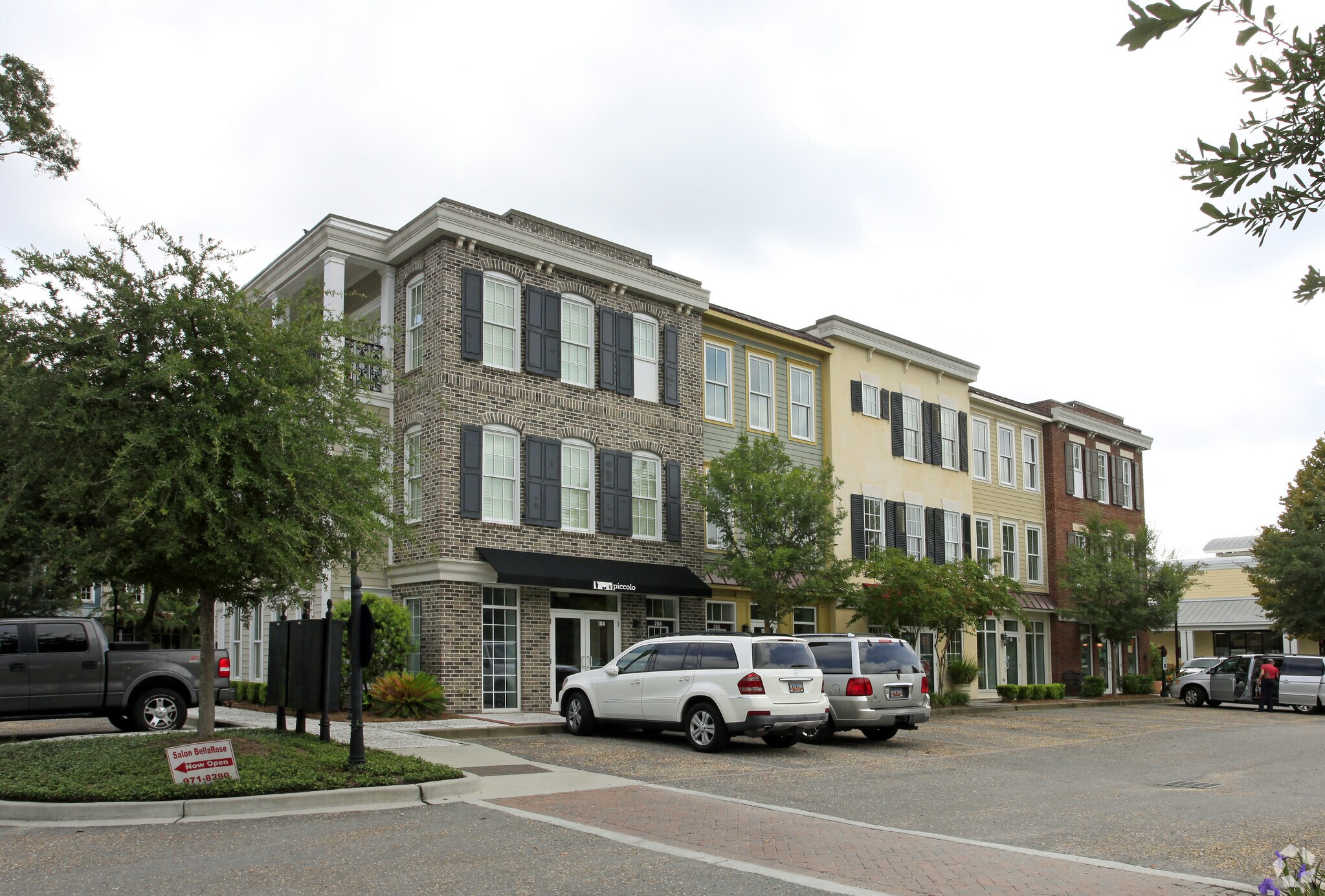 732 S Shelmore Blvd, Mount Pleasant, SC for lease Primary Photo- Image 1 of 19