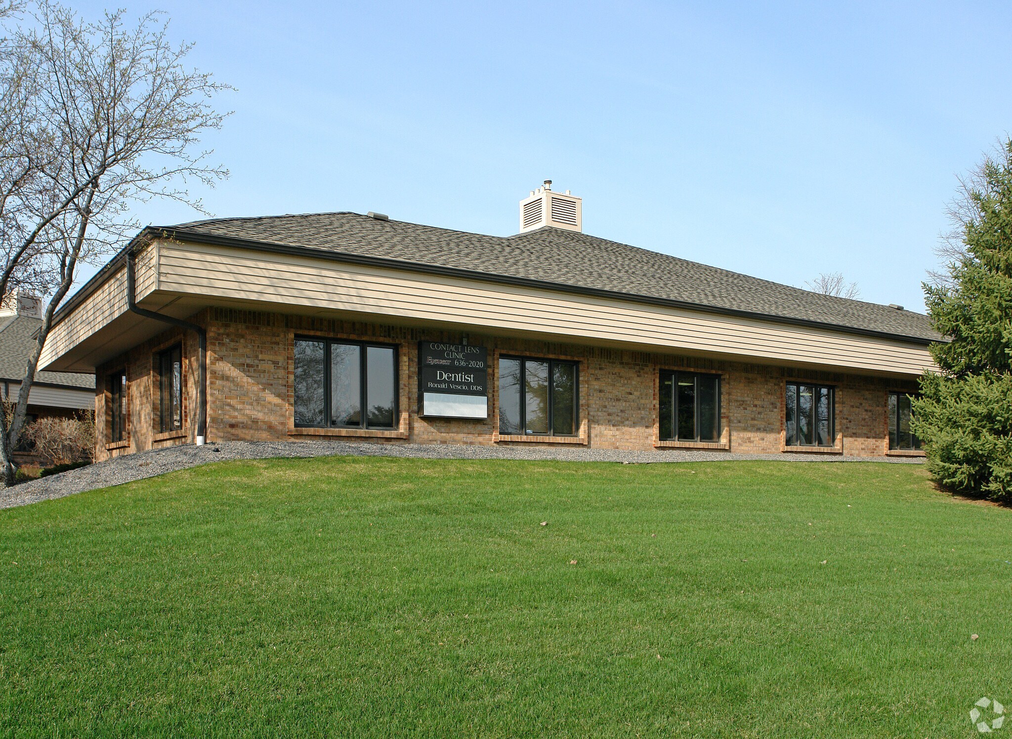 2655 Innsbruck Dr, New Brighton, MN à louer Photo principale- Image 1 de 5