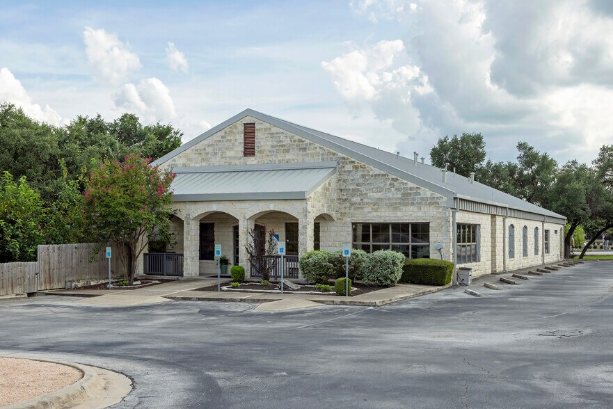 3721 Williams Dr, Georgetown, TX à louer - Photo principale - Image 2 de 12