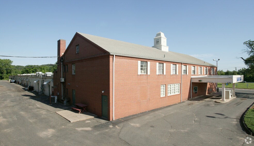 3 Turkey Hills Rd, East Granby, CT à louer - Photo du bâtiment - Image 2 de 5