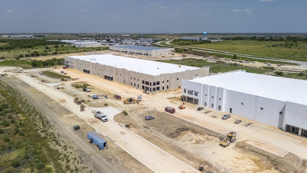 1600 E McCarty Ln, San Marcos, TX à vendre - Photo du bâtiment - Image 2 de 13