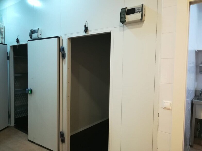 Commerce de détail dans Salamanca à louer - Photo du bâtiment - Image 2 de 11