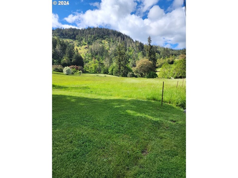 0 NE Orchard Dr, Myrtle Creek, OR for sale - Primary Photo - Image 1 of 10