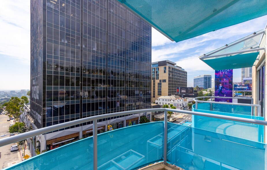 8981 W Sunset Blvd, West Hollywood, CA à louer - Photo du bâtiment - Image 3 de 50