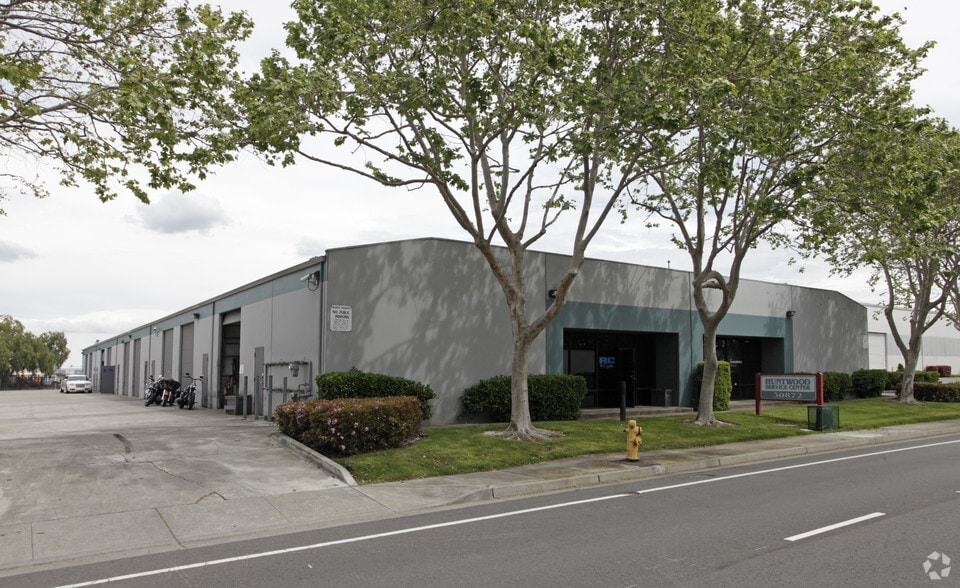 30872 Huntwood Ave, Hayward, CA for lease - Primary Photo - Image 1 of 4