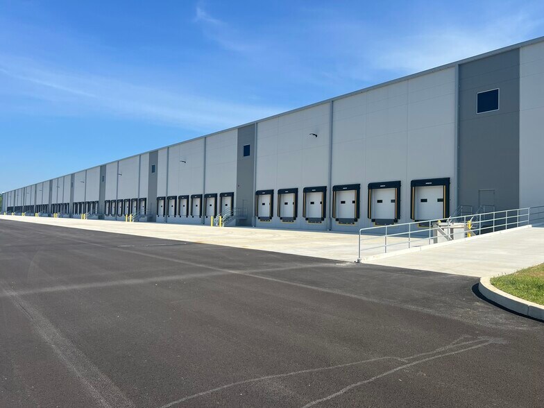 900 Rosedale Ave, Middletown, PA à louer - Photo du bâtiment - Image 3 de 3