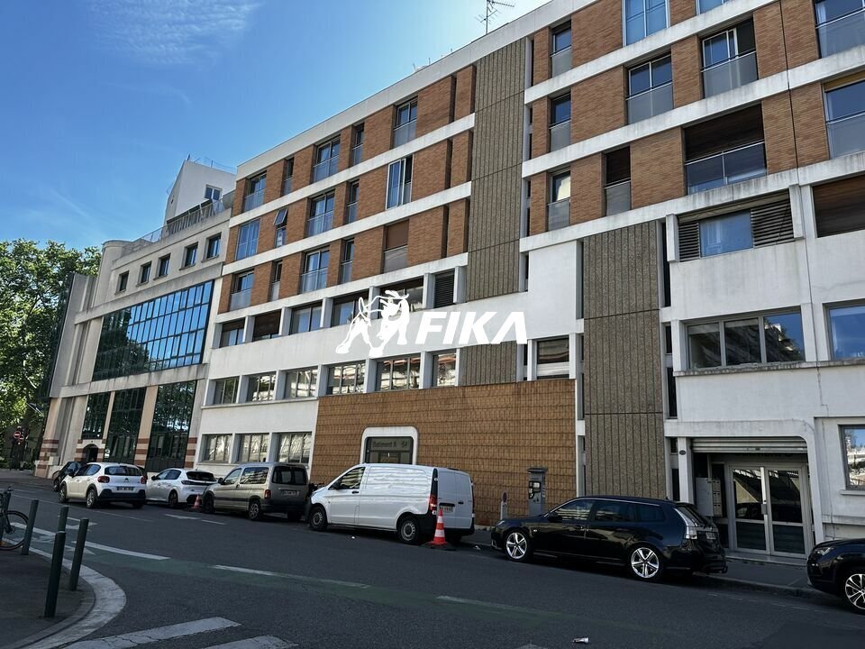 Office in Toulouse for lease Building Photo- Image 1 of 9