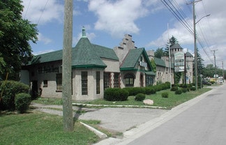 Plus de détails pour 43785 N Gratiot Ave, Clinton Township, MI - Spécialité à vendre