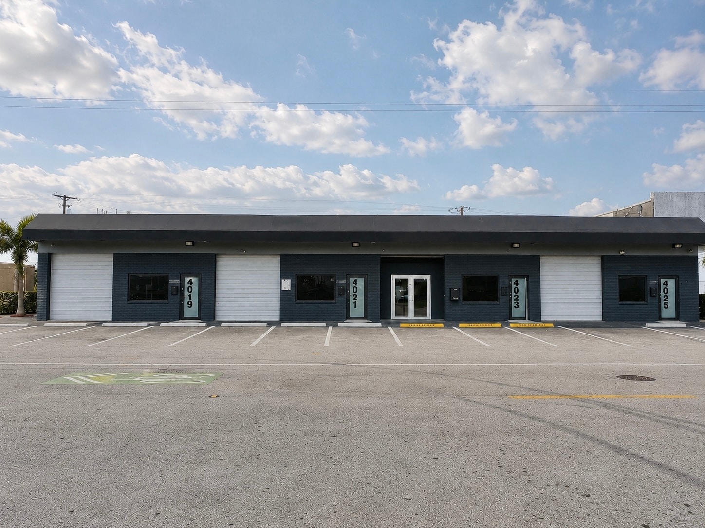 4019 NE 6th Ave, Oakland Park, FL for lease Building Photo- Image 1 of 2