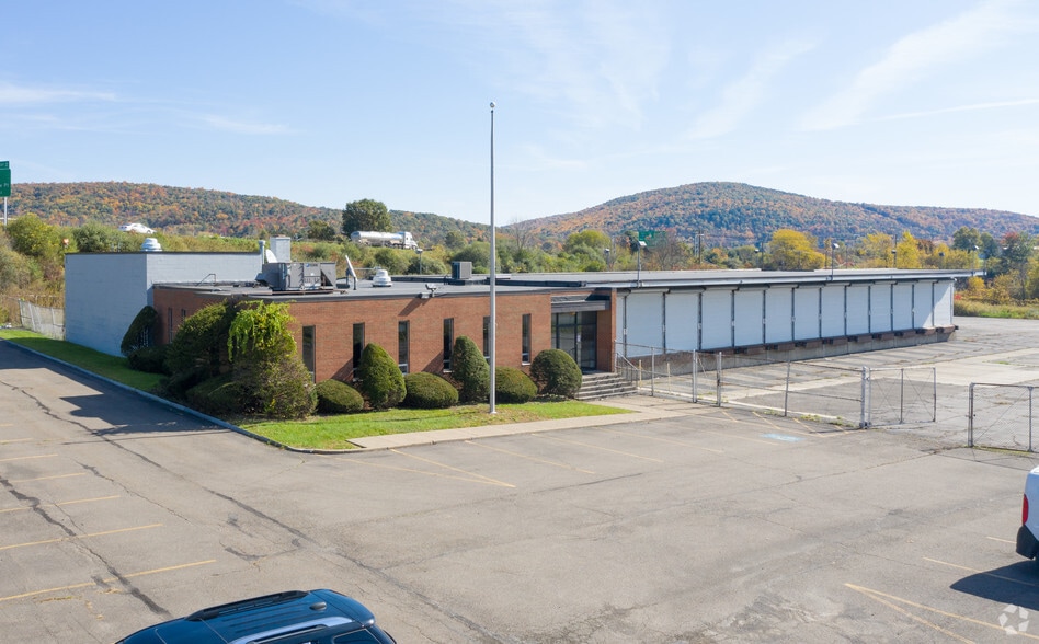 364 Industrial Park Dr, Binghamton, NY for lease - Building Photo - Image 1 of 10