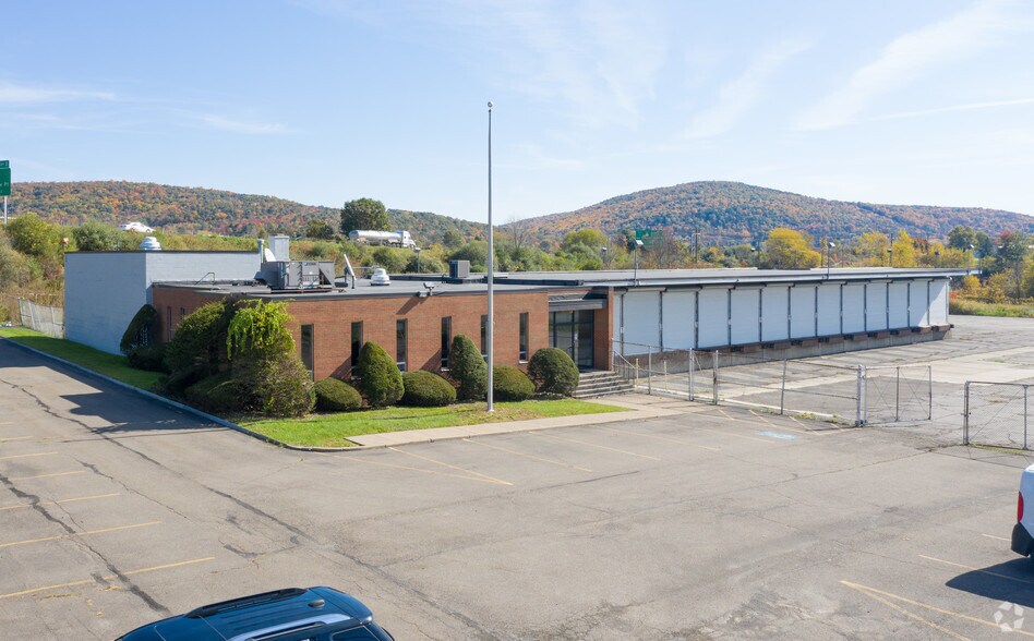 364 Industrial Park Dr, Binghamton, NY à louer - Photo du bâtiment - Image 1 de 9