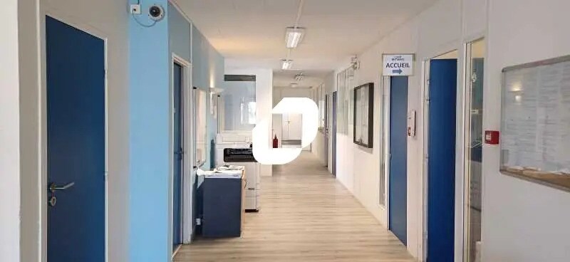 Office in Aubergenville for lease Building Photo- Image 1 of 17