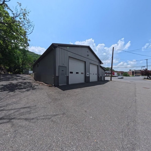 215 Mauch Chunk St, Pottsville, PA for sale - Building Photo - Image 3 of 20