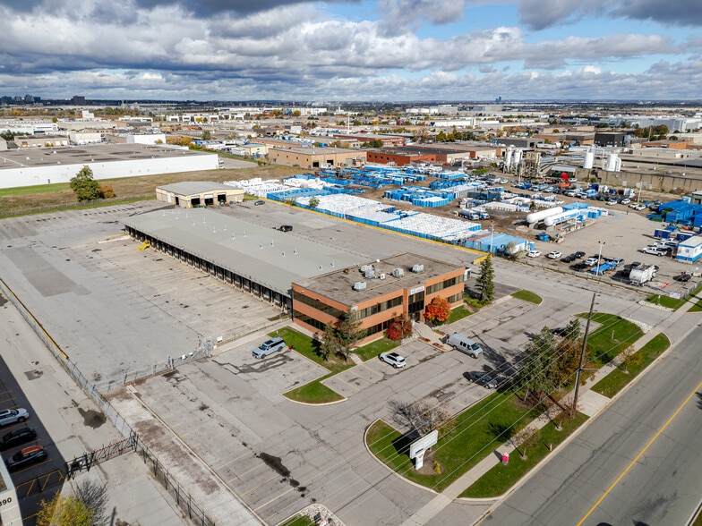 6900 Tranmere Dr, Mississauga, ON for lease - Building Photo - Image 2 of 8